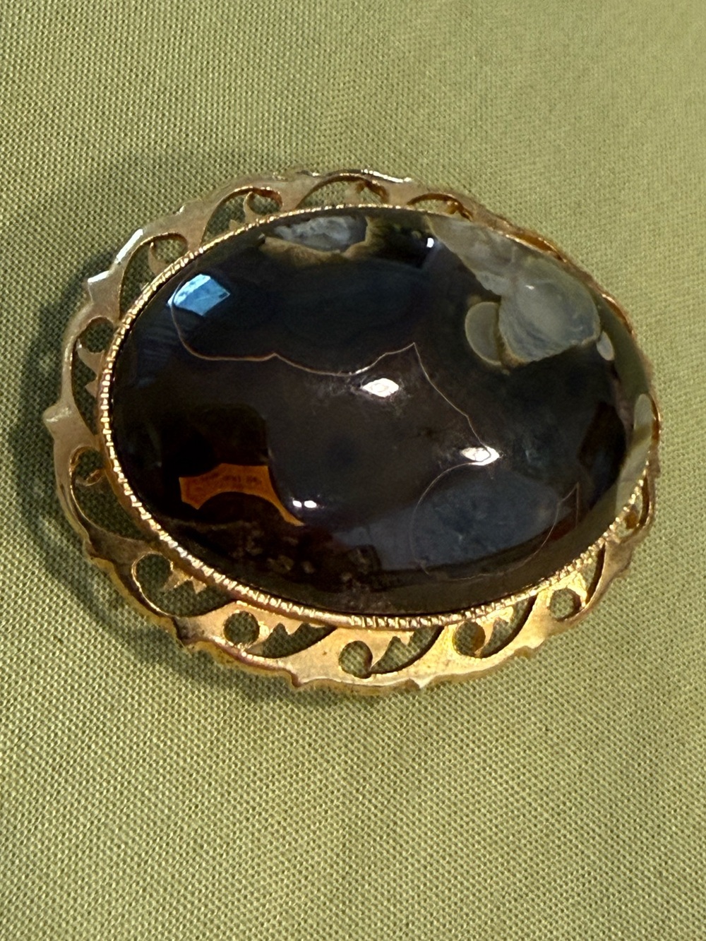 Vintage cabechon brooch pendant black multicolored gold tone